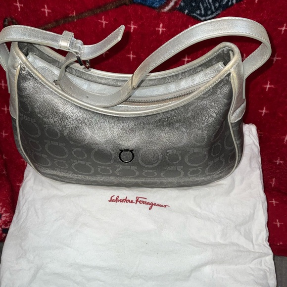 Salvatore Ferragamo Gancini Shoulder or hobo Bag. - Picture 13 of 15